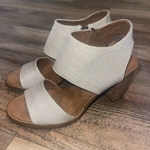 NWOT TOMS Majorca Cutout Sandal Women’s 6 Block Heel Beige Natural Yarn Color